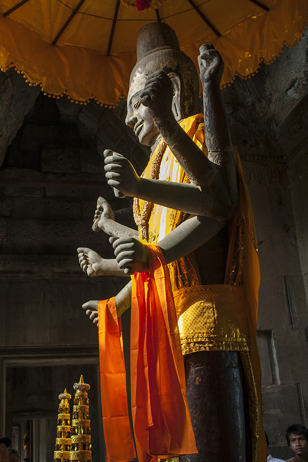 Many hands of Buddha